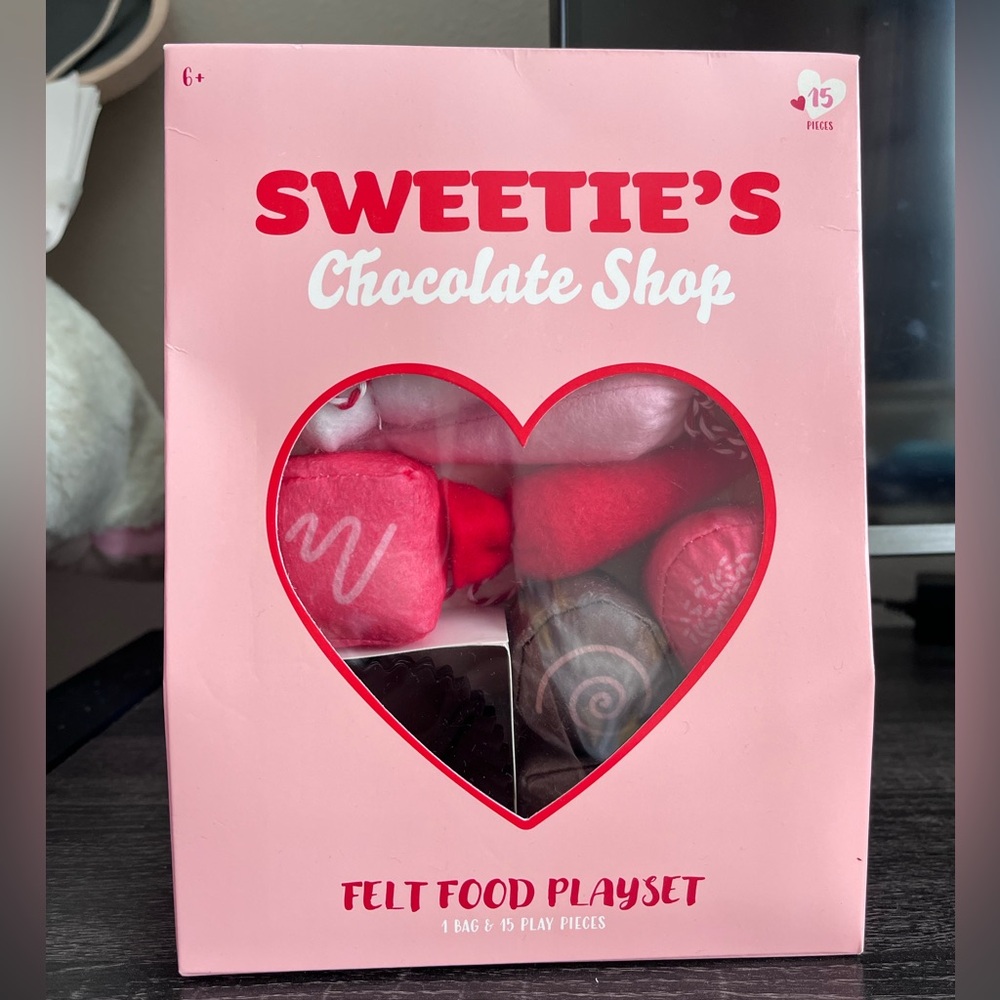 NEW Target Bullseyes Playground Felt Food Playset - Sweetie’s Chocolate Shop💕